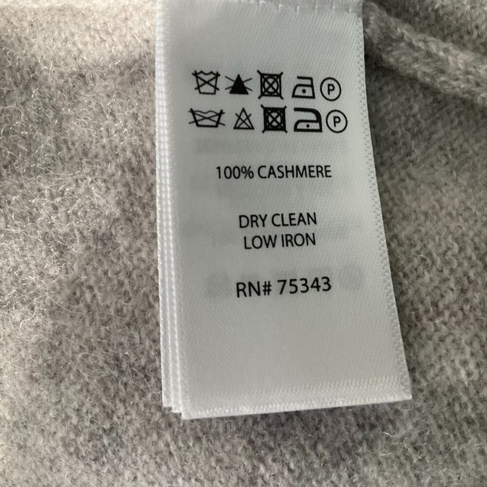 100% grey cashmere sweater Tahari Pure Luxe - Picture 4 of 6